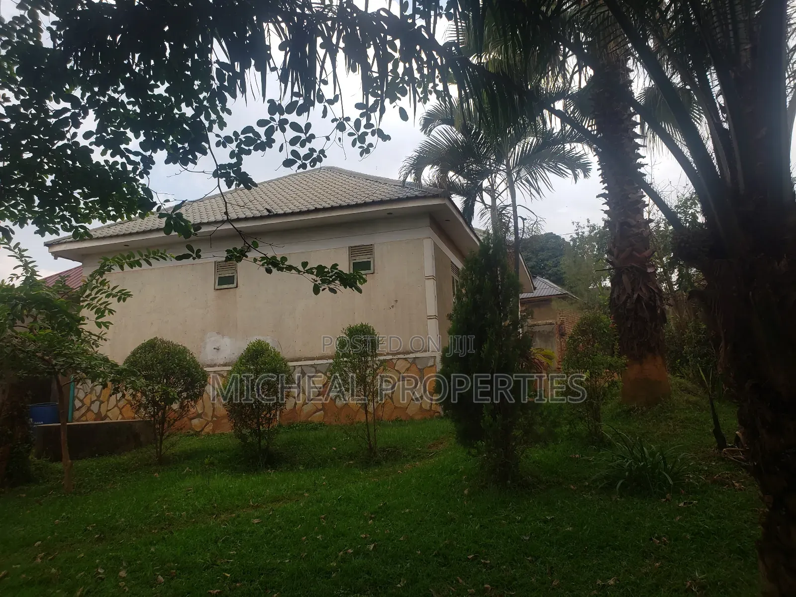 3bdrm House in Kiti Katade 120M, Kawempe for sale