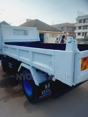 Isuzu Elf Tipper White