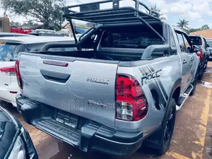 Toyota Hilux 2018 Silver