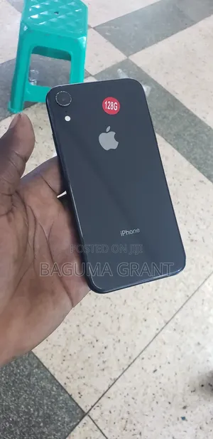 Photo - Apple iPhone XR 128 GB Black