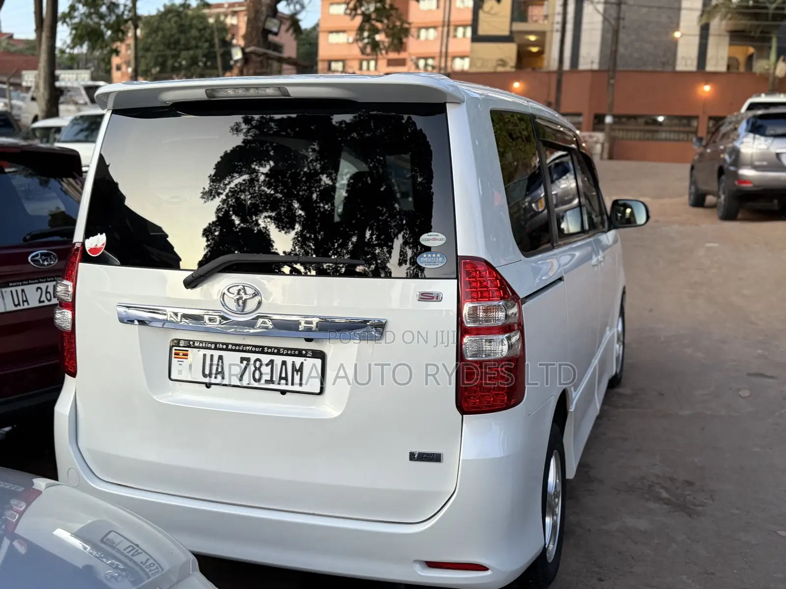 Toyota Noah 2011 White