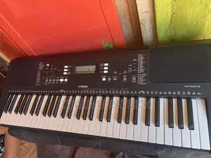 Yamaha Keyboard 373u