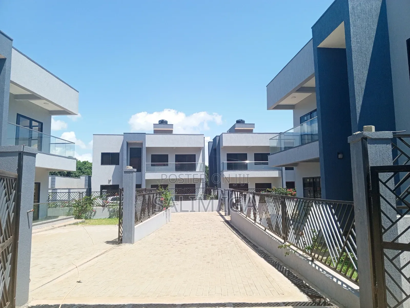 4bdrm Townhouse/Terrace in Kololo Property, Central Division for sale