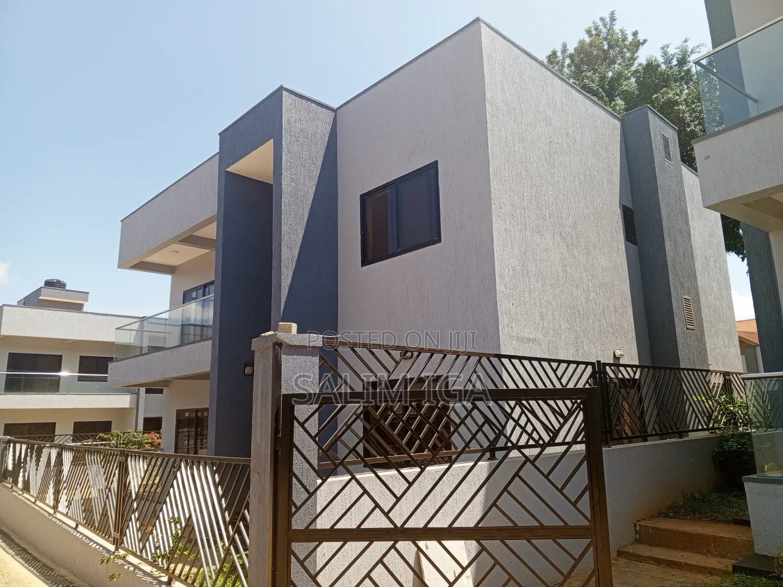 4bdrm Townhouse/Terrace in Kololo Property, Central Division for sale