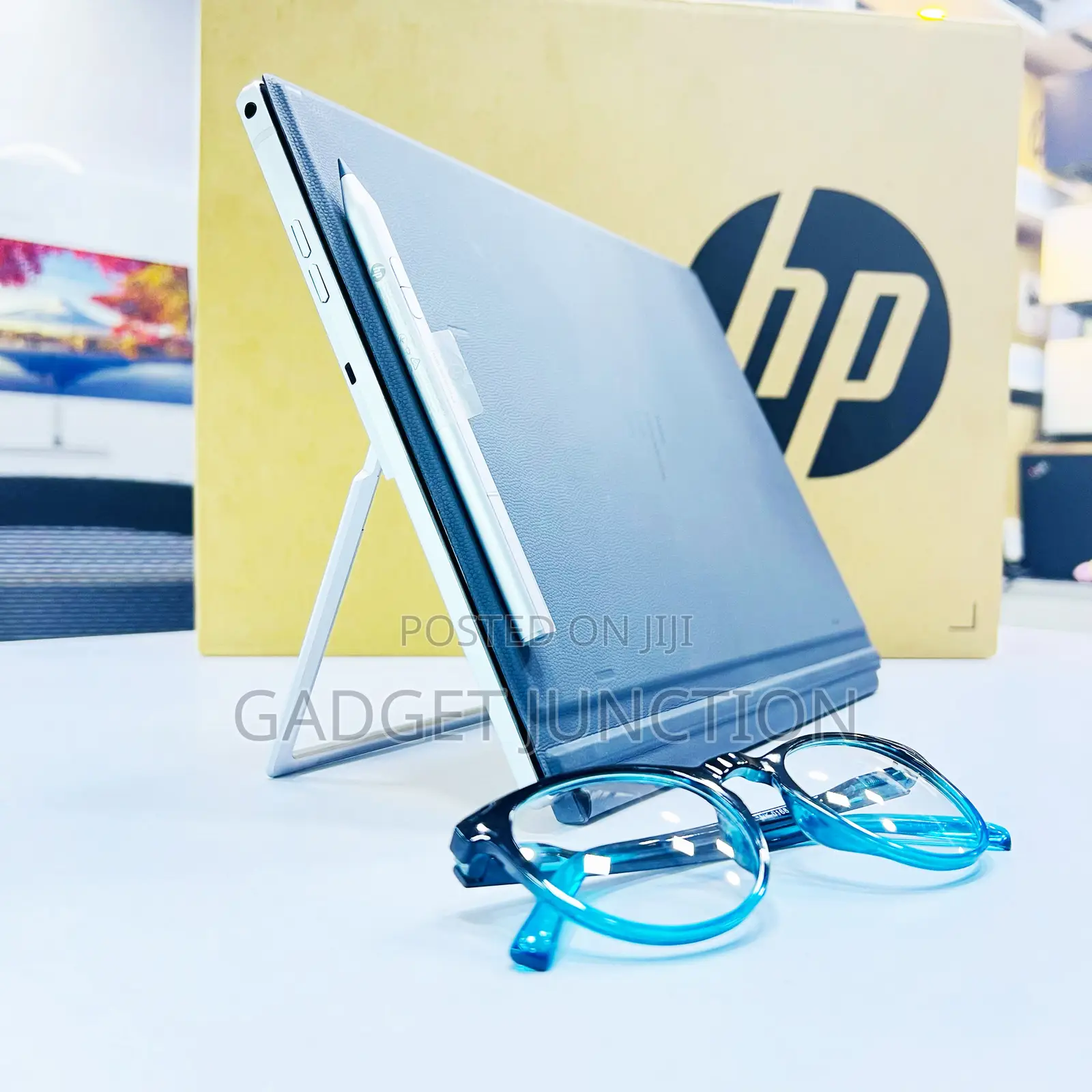 New Laptop HP X2 8GB Intel Core I5 SSD 256GB