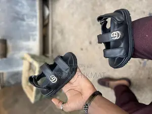 Photo - Black Gucci Kids Sandals