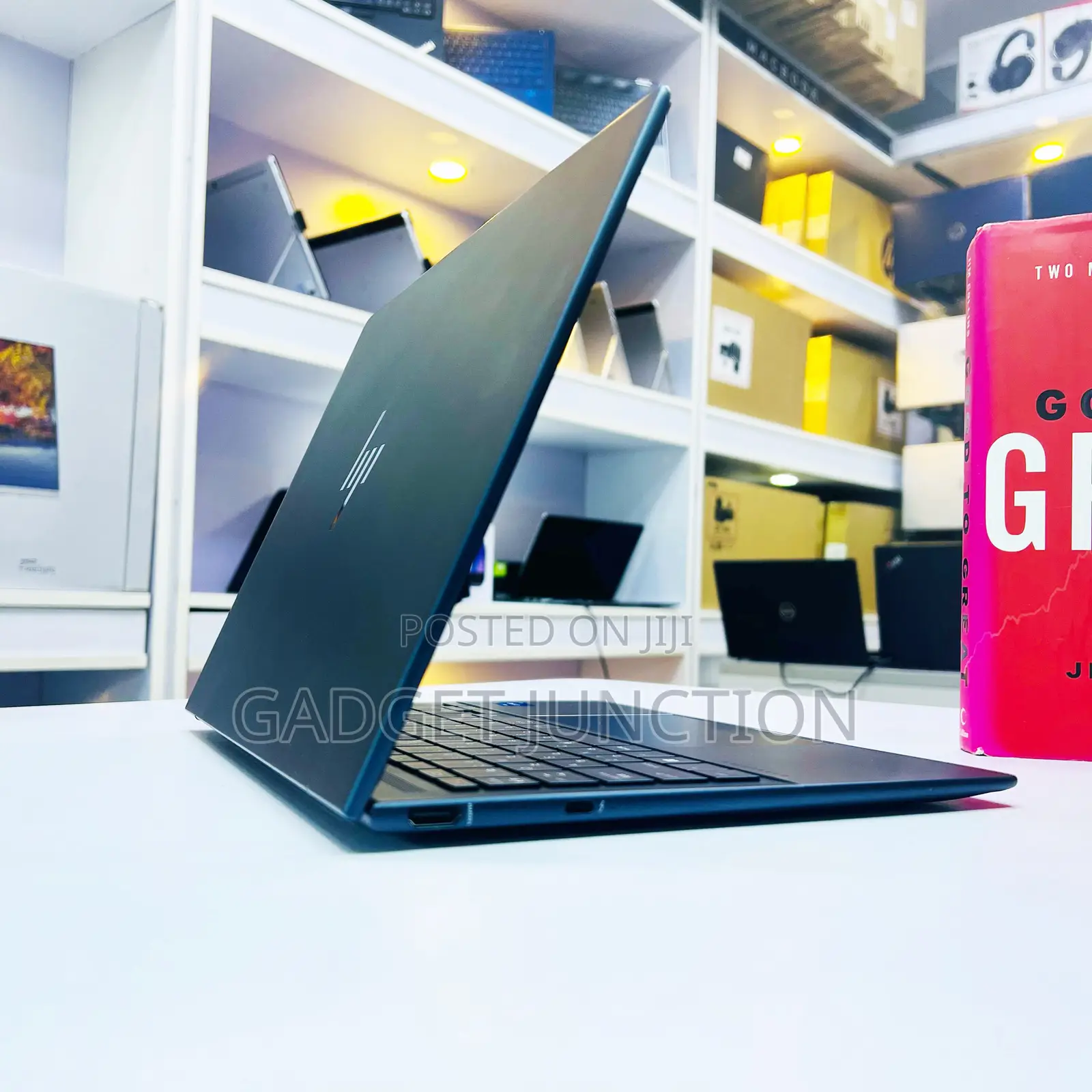 New Laptop HP Dragonfly G3 16GB Intel Core I7 SSD 512GB