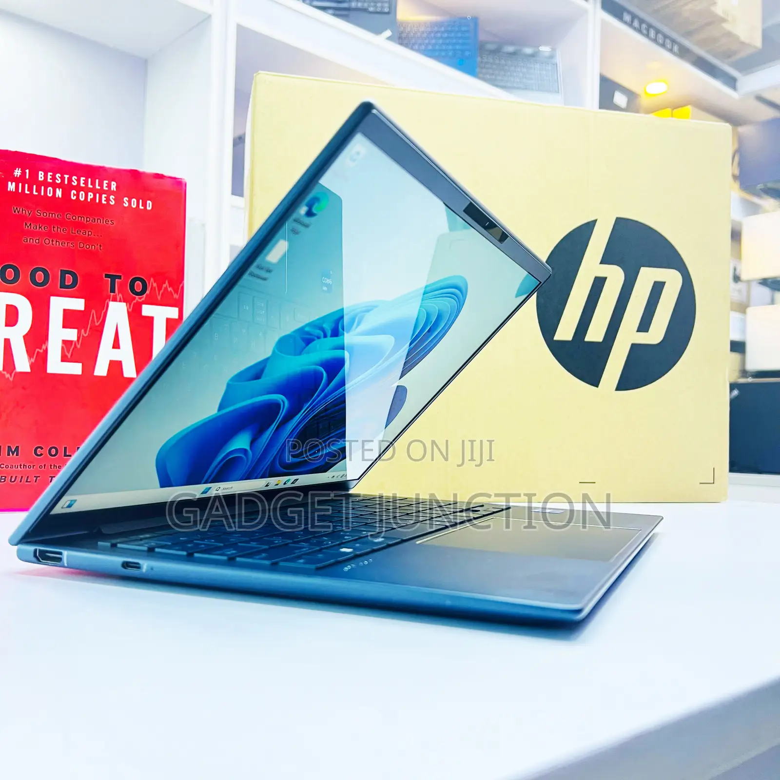 New Laptop HP Dragonfly G3 16GB Intel Core I7 SSD 512GB