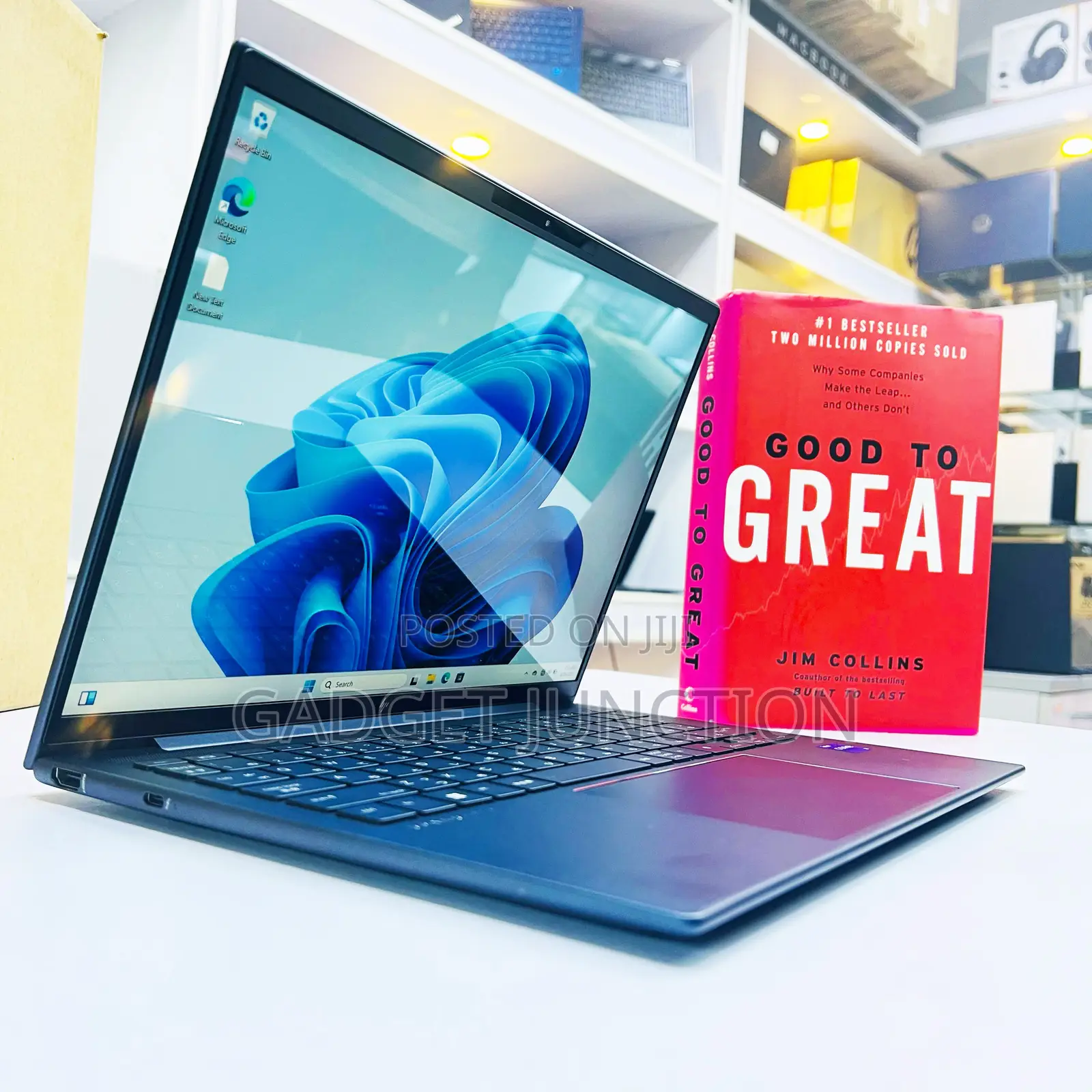 New Laptop HP Dragonfly G3 16GB Intel Core I7 SSD 512GB