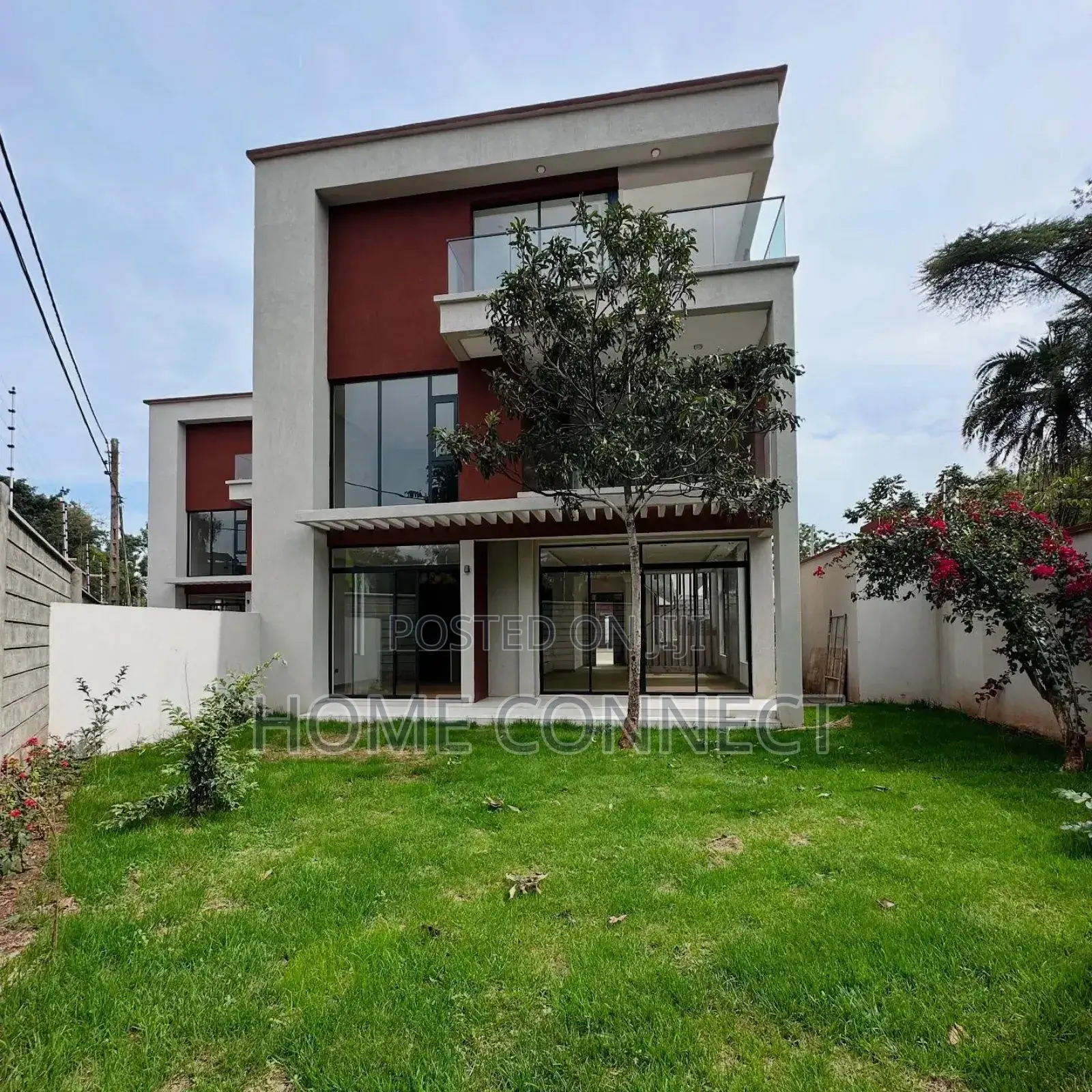4bdrm Duplex in Muyenga Tank Hill, Central Division for rent