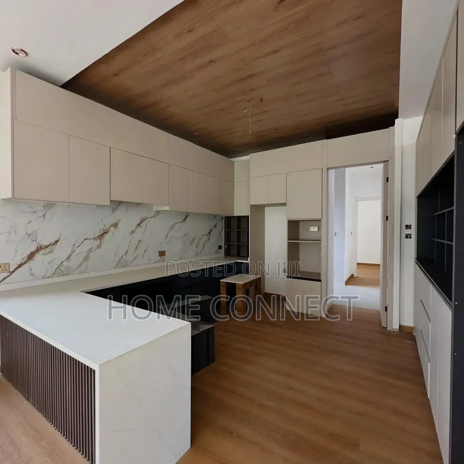 4bdrm Duplex in Muyenga Tank Hill, Central Division for rent