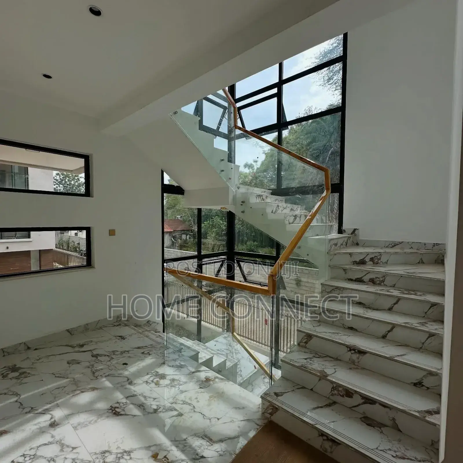 4bdrm Duplex in Muyenga Tank Hill, Central Division for rent