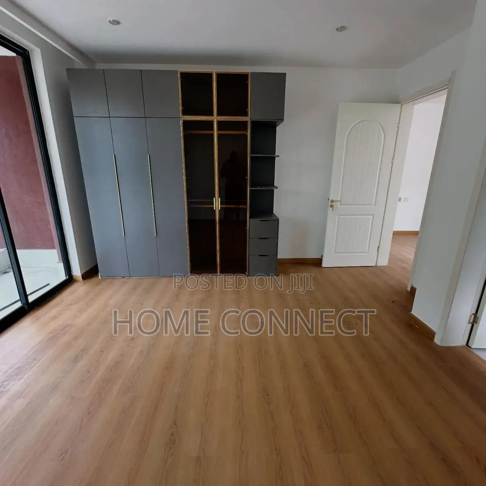4bdrm Duplex in Muyenga Tank Hill, Central Division for rent