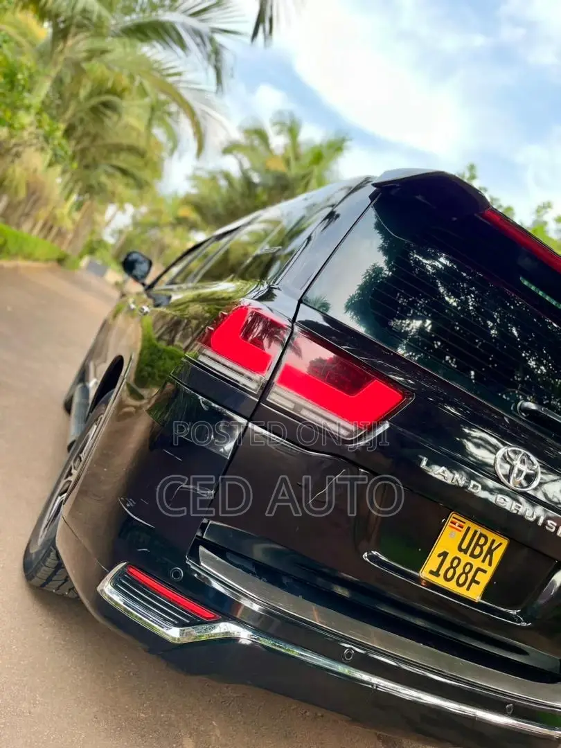 Toyota Land Cruiser 2015 Black