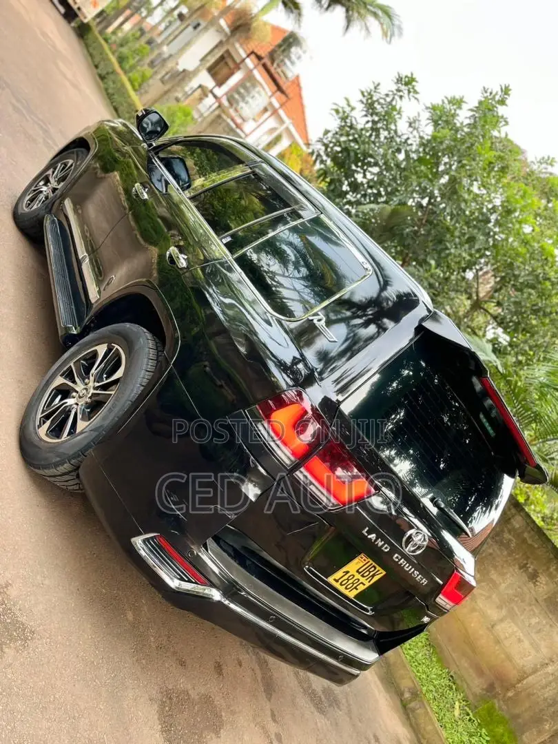 Toyota Land Cruiser 2015 Black