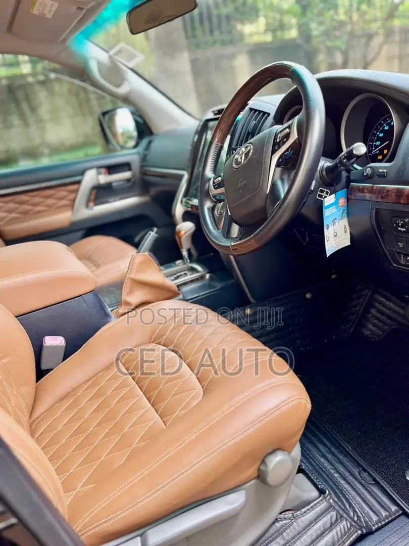 Toyota Land Cruiser 2015 Black