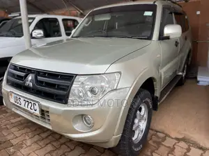 Mitsubishi Pajero 3.0 2012 Gold