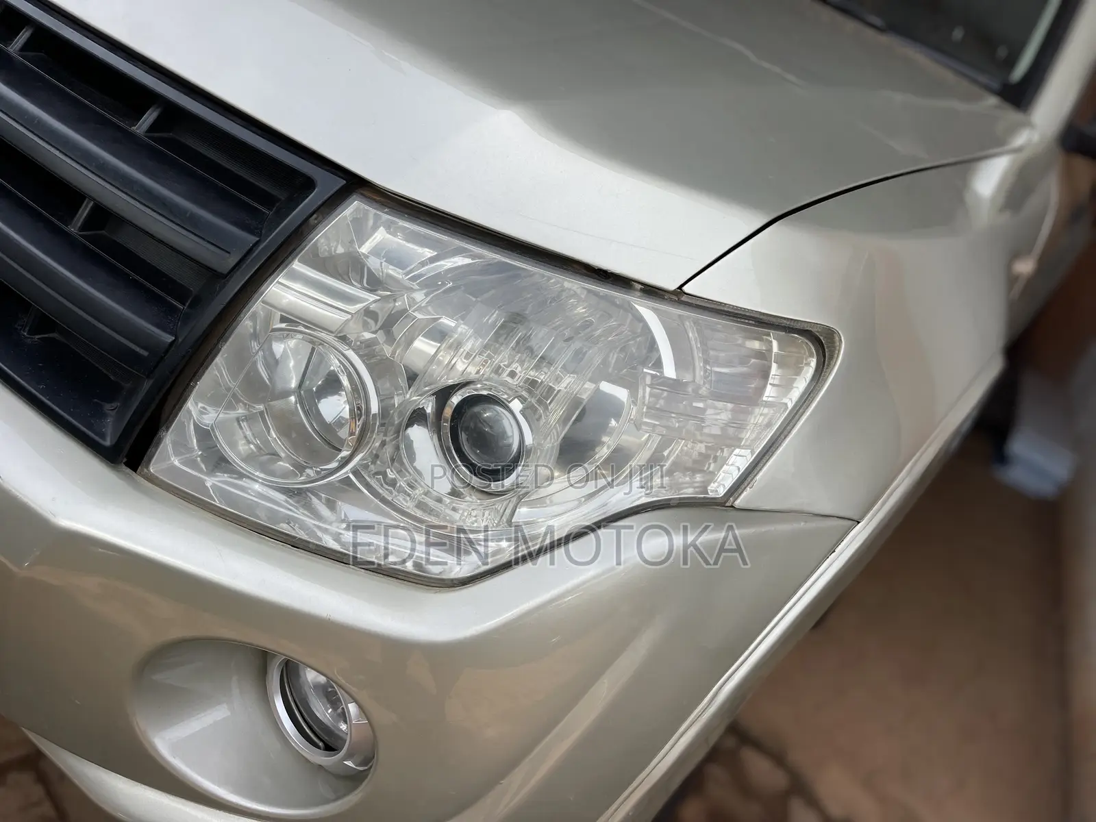 Mitsubishi Pajero 3.0 2012 Gold