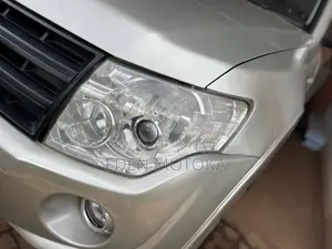 Mitsubishi Pajero 3.0 2012 Gold