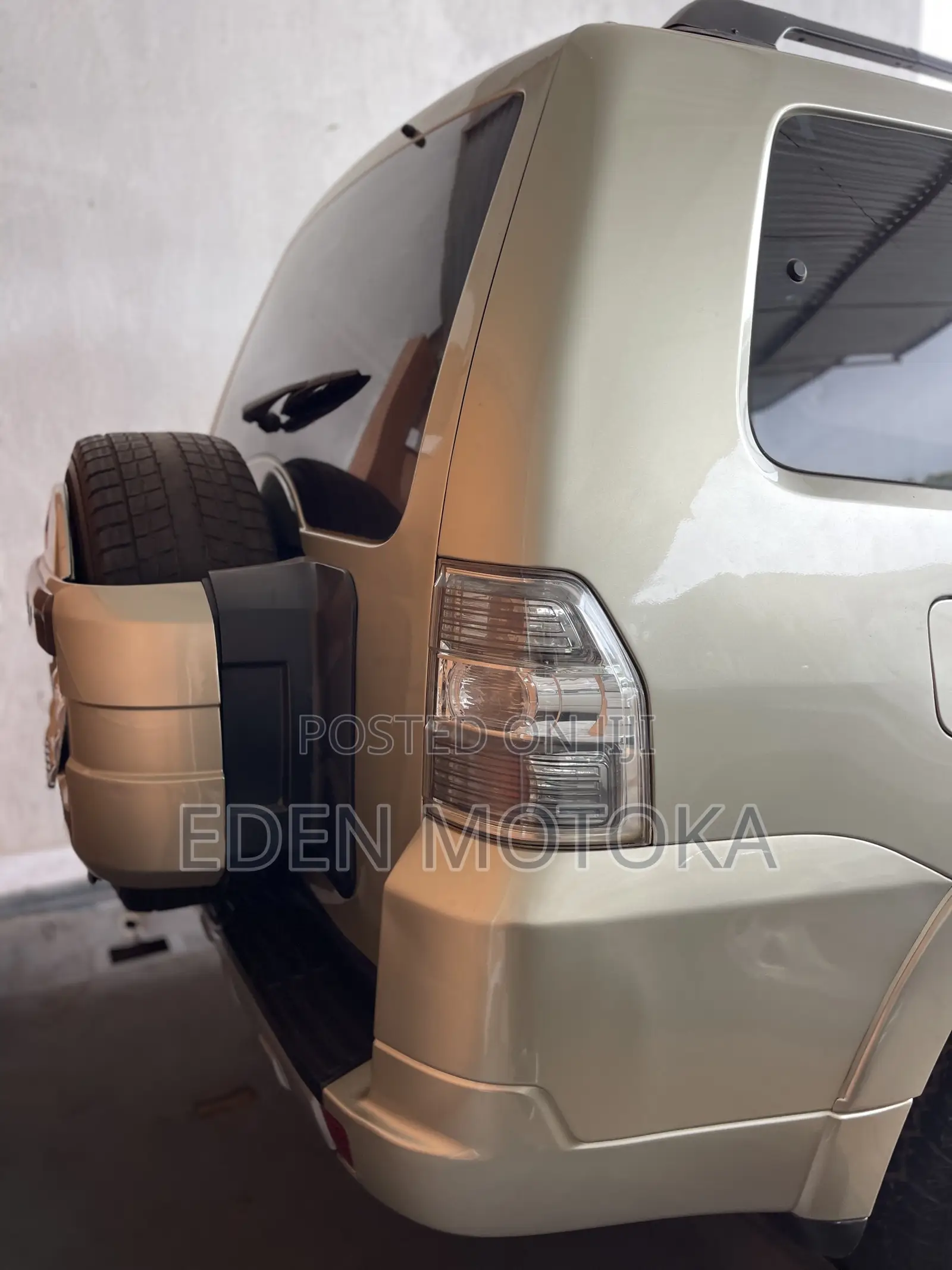 Mitsubishi Pajero 3.0 2012 Gold