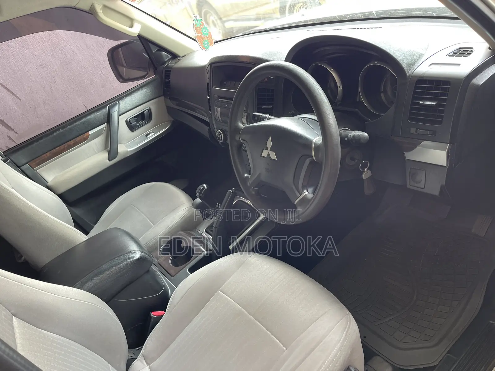 Mitsubishi Pajero 3.0 2012 Gold