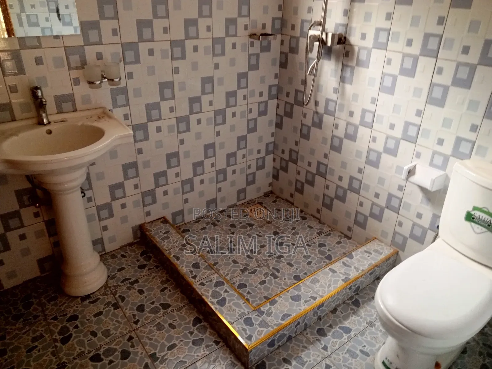 5bdrm Bungalow in Kololo Property, Central Division for rent