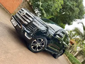 Toyota Land Cruiser 2015 Black