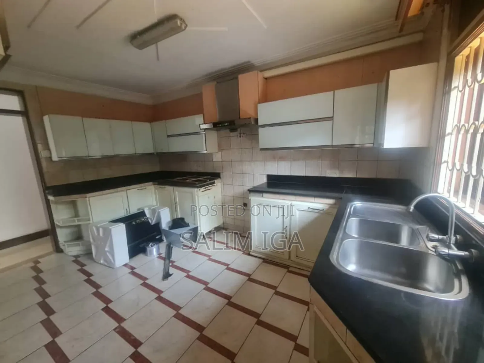 5bdrm Maisonette in Kololo Property, Central Division for rent