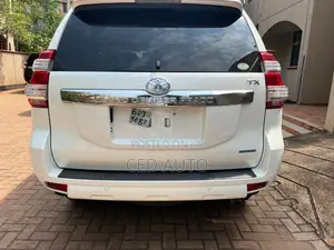 Toyota Land Cruiser Prado 2016 White