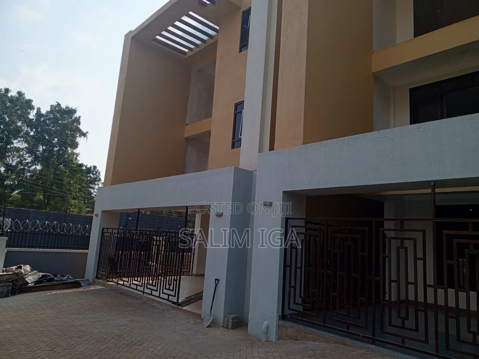 Furnished 3bdrm Townhouse / Terrace for rent