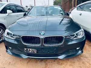BMW 320i SV Premium 2014 Gray