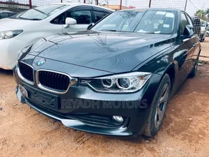 BMW 320i SV Premium 2014 Gray