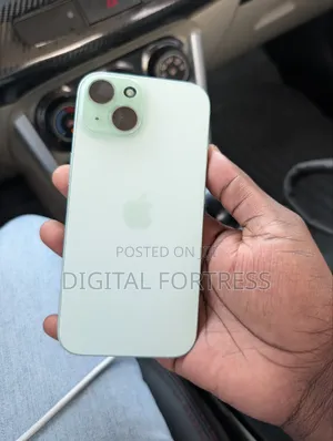 Apple iPhone 15 128 GB Green