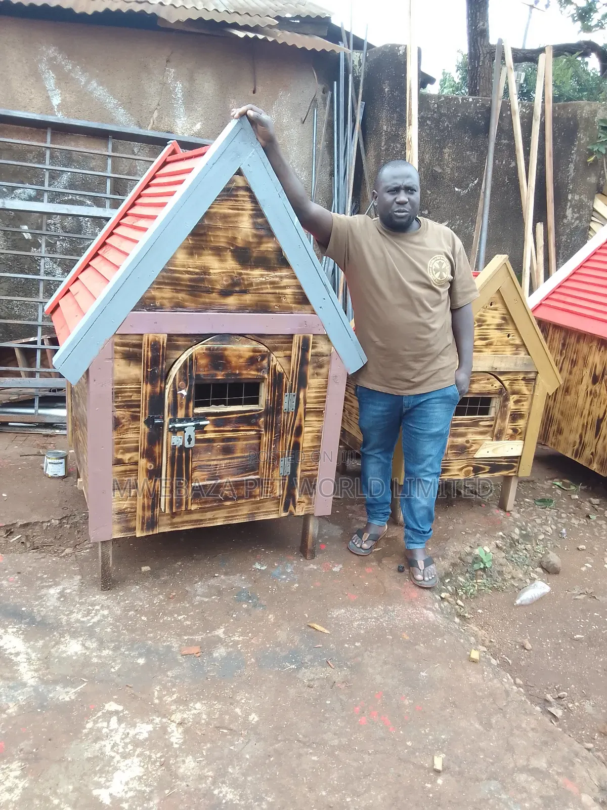 Nice Dog House Available