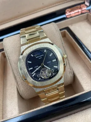 Men Golden Patek Philippe Classy Wrist Watch With Black Face
