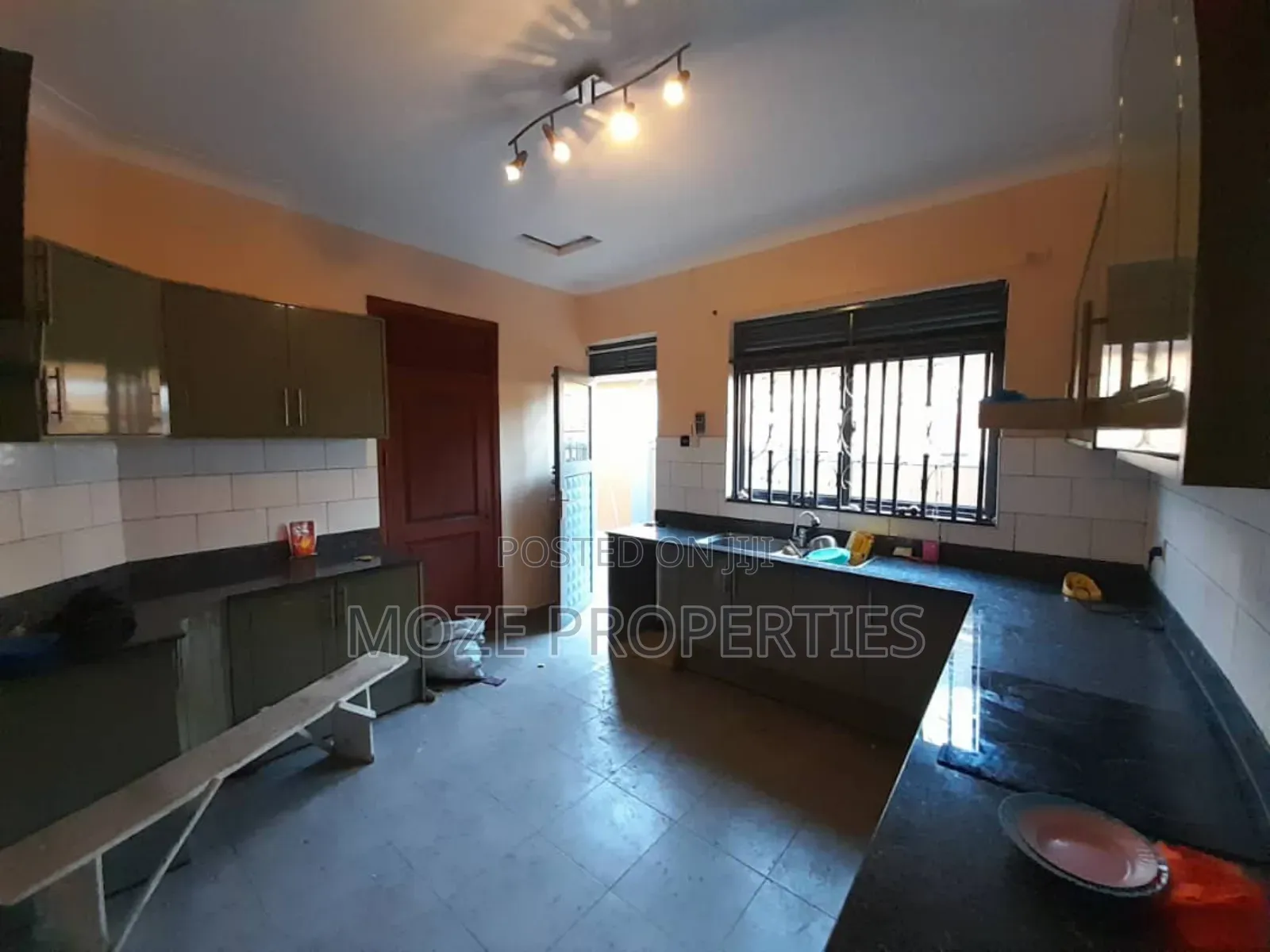 4bdrm Bungalow in Mbalwa Namugongo, Central Division for rent