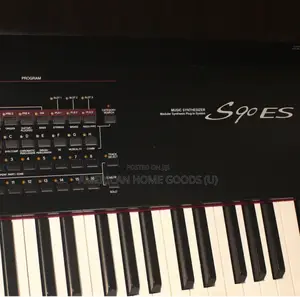 Yamaha S90es Keyboard Synthesizer With Full 88 Weighted Keys