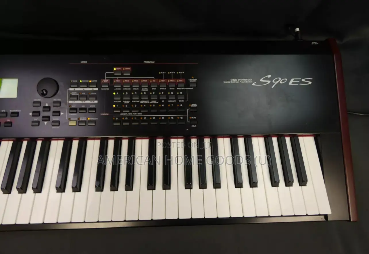 Yamaha S90es Keyboard Synthesizer With Full 88 Weighted Keys