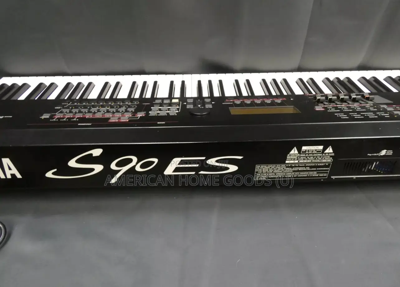 Yamaha S90es Keyboard Synthesizer With Full 88 Weighted Keys