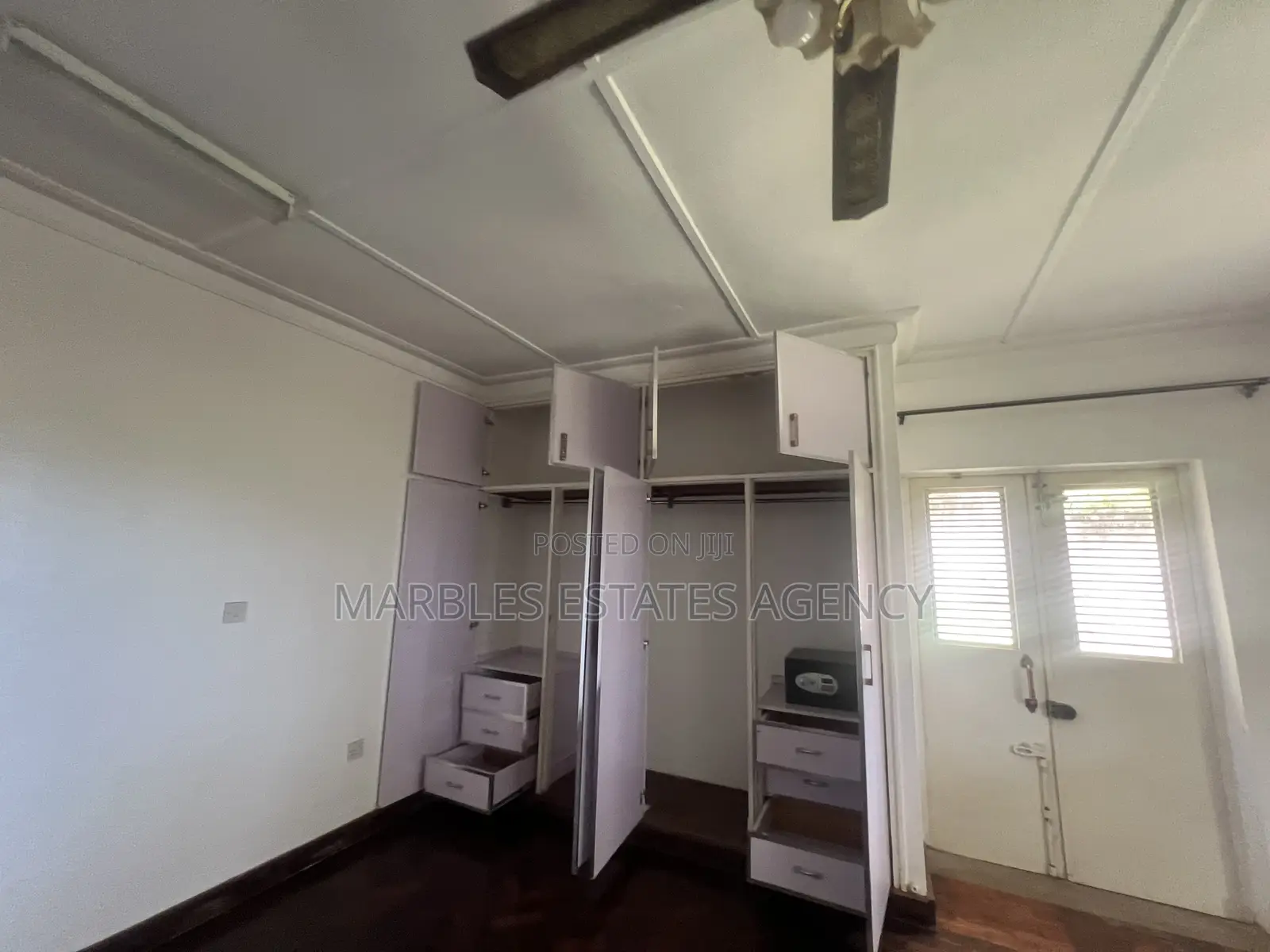 3bdrm Bungalow in Muyenga, Central Division for rent