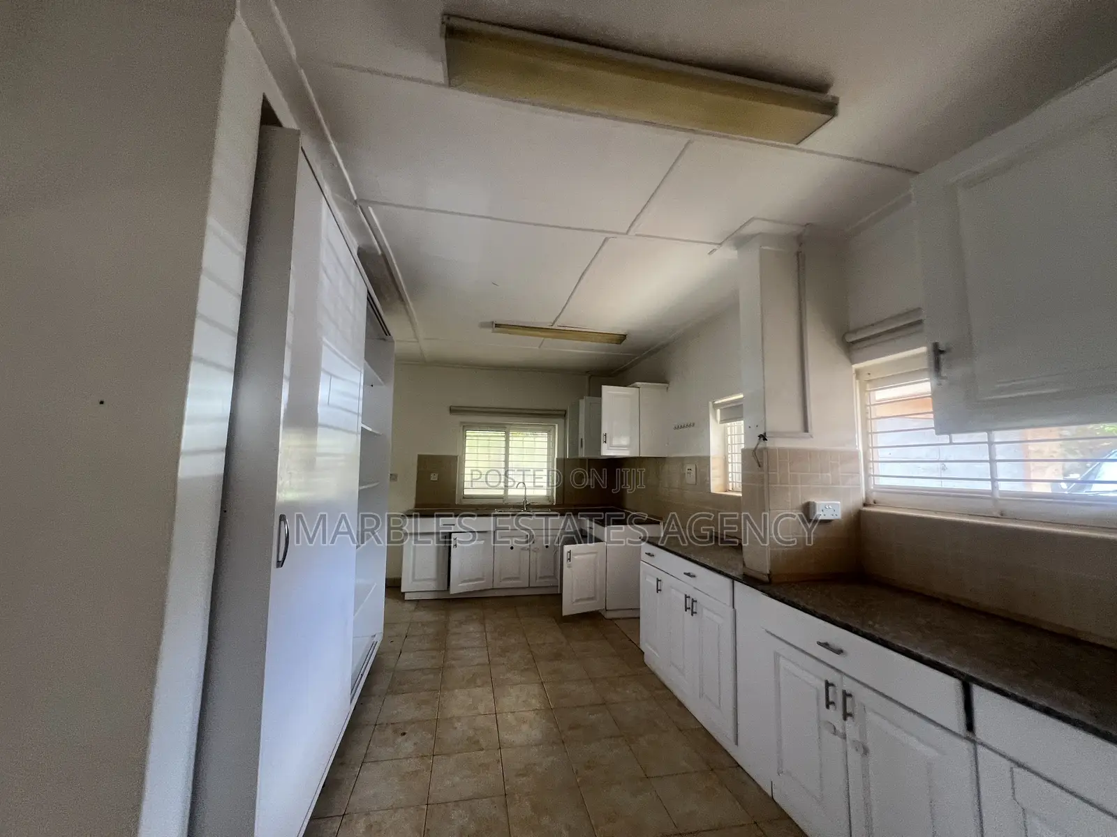 3bdrm Bungalow in Muyenga, Central Division for rent