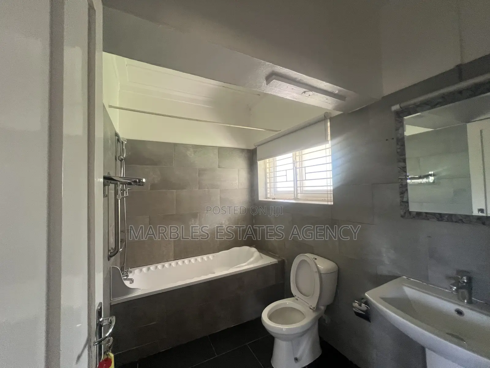 3bdrm Bungalow in Muyenga, Central Division for rent