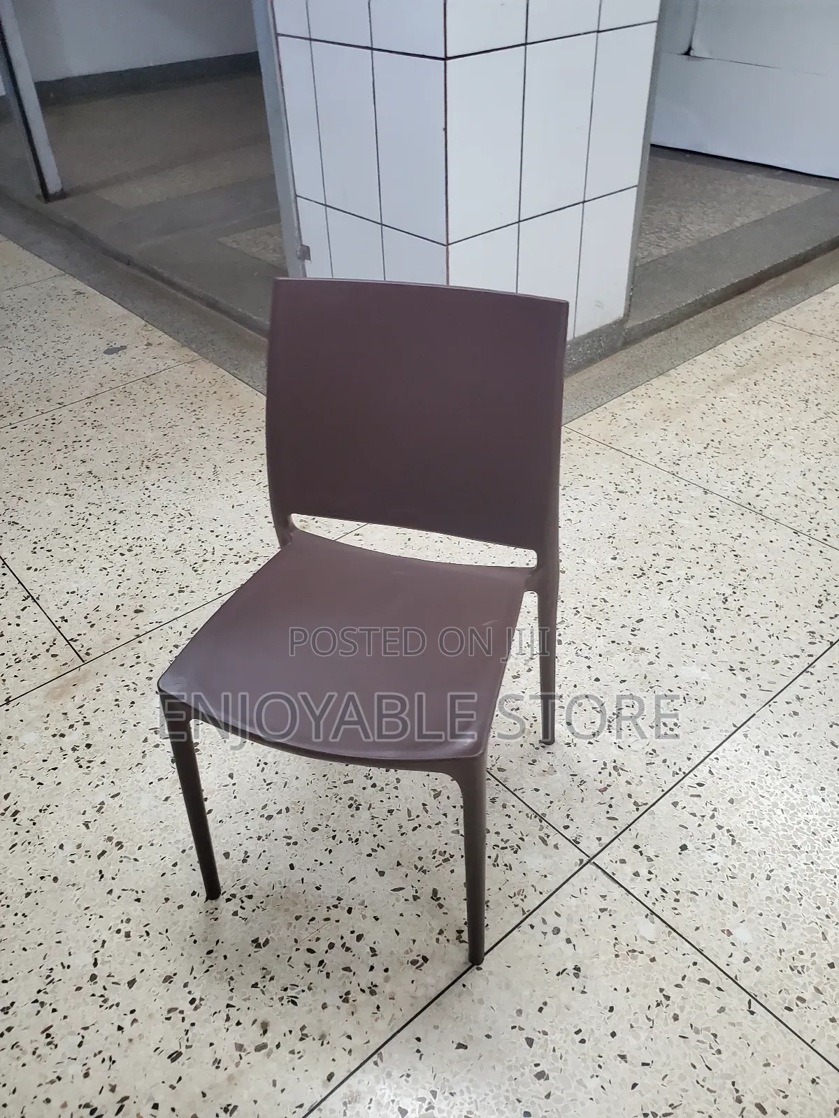 Outdoor/Dining Plastic Chairs Plastic Chairs (Brown)