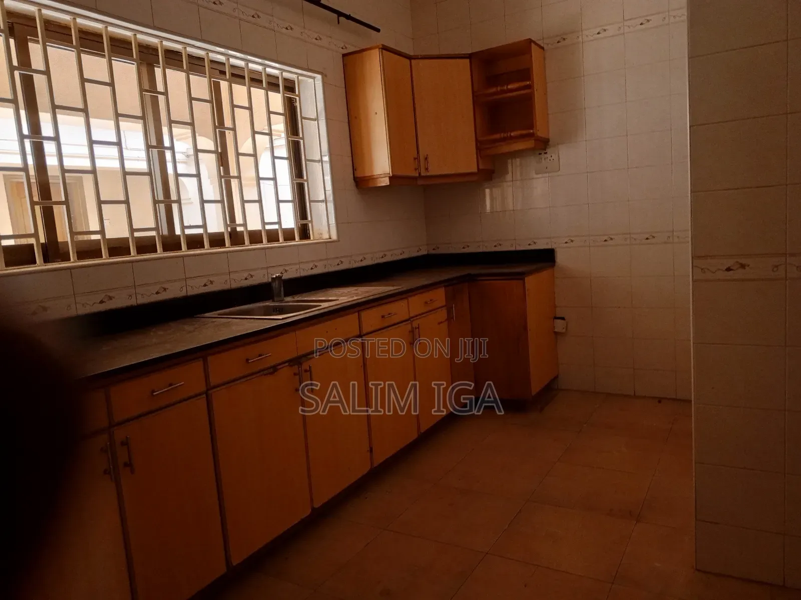 5bdrm Duplex in Kololo Property, Central Division for rent