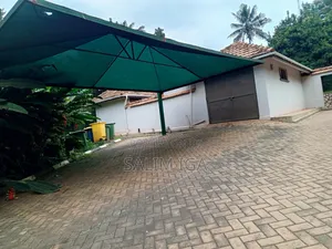 3bdrm Bungalow in Kololo Property, Central Division for rent