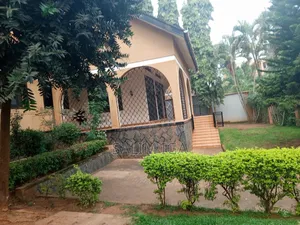 3bdrm Bungalow in Kololo Property, Central Division for rent