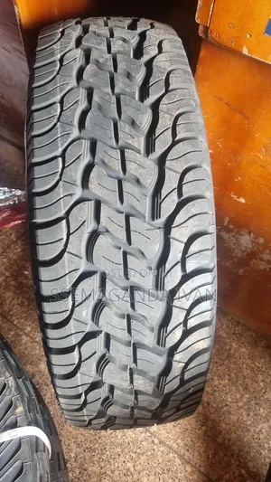 31x10.5r15 a/T Argos