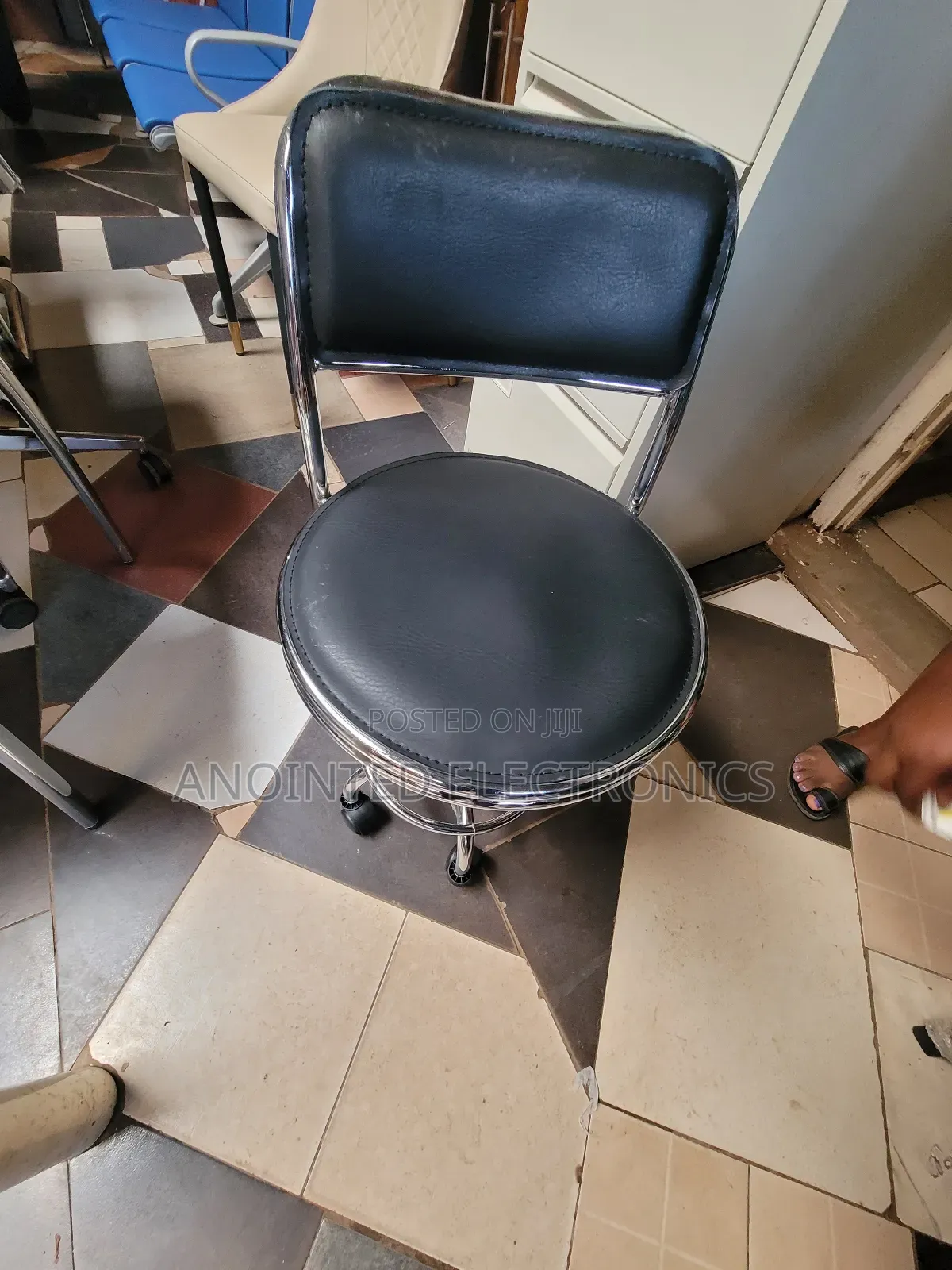 Studio Chairs Brack