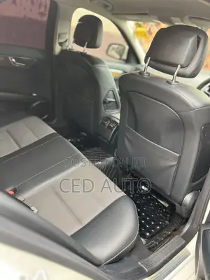 Mercedes-Benz C200 2010 White
