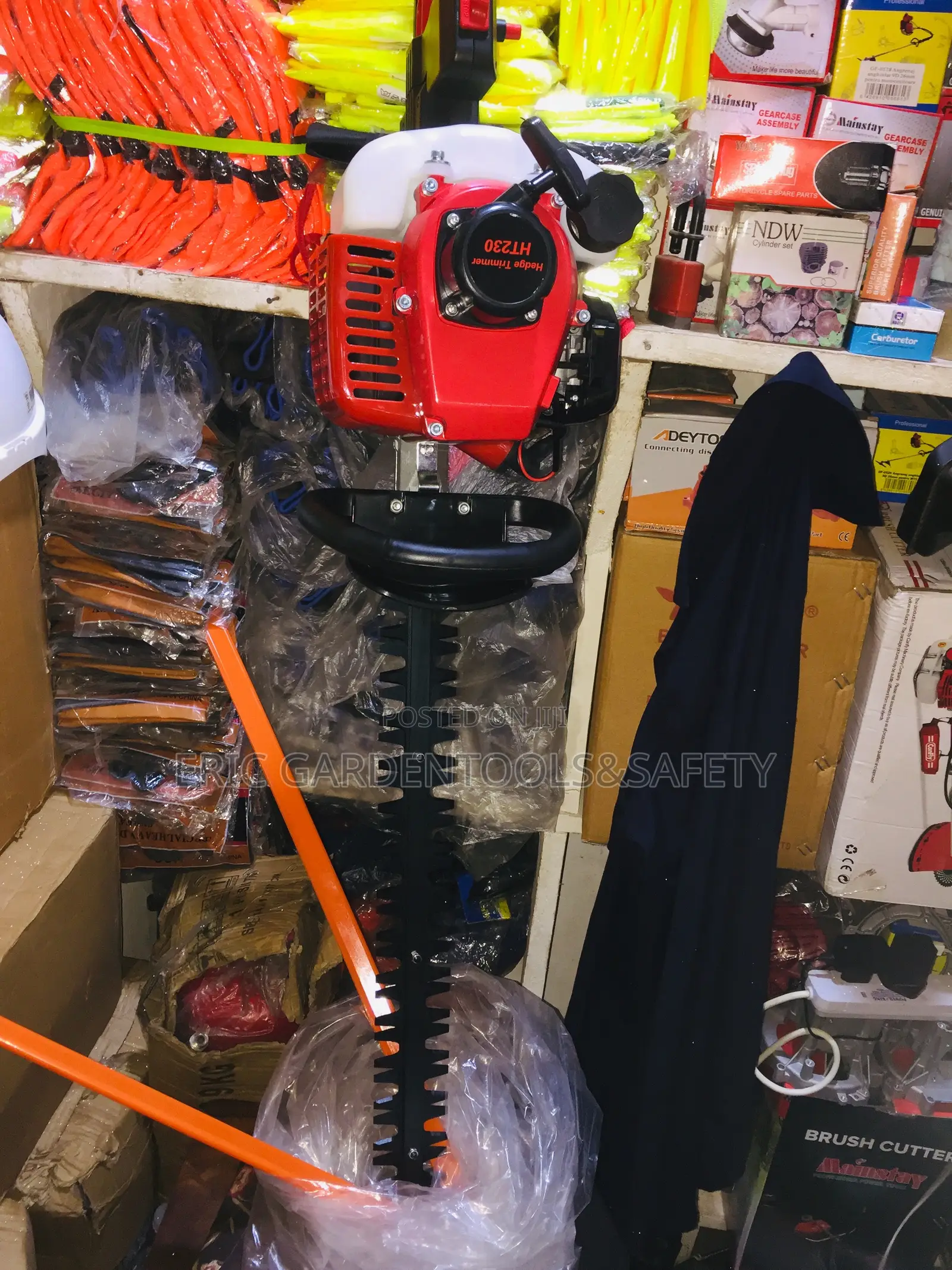Hedge Trimmer / Flower Cutting Machine